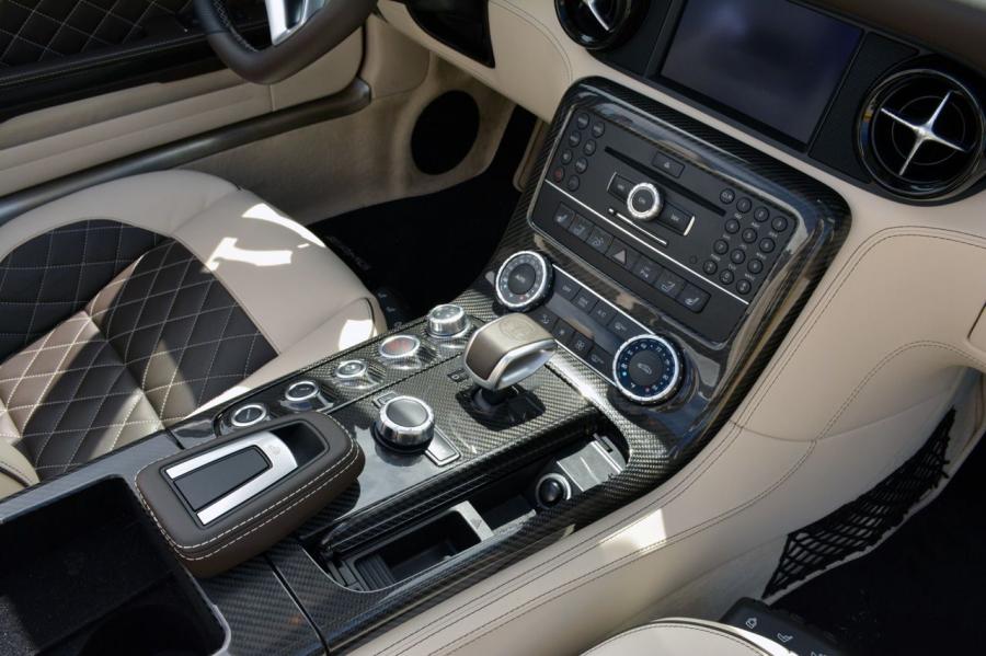  Mercedes-Benz SLS AMG GT Roadster 2013 года  (фото 18 из 37)